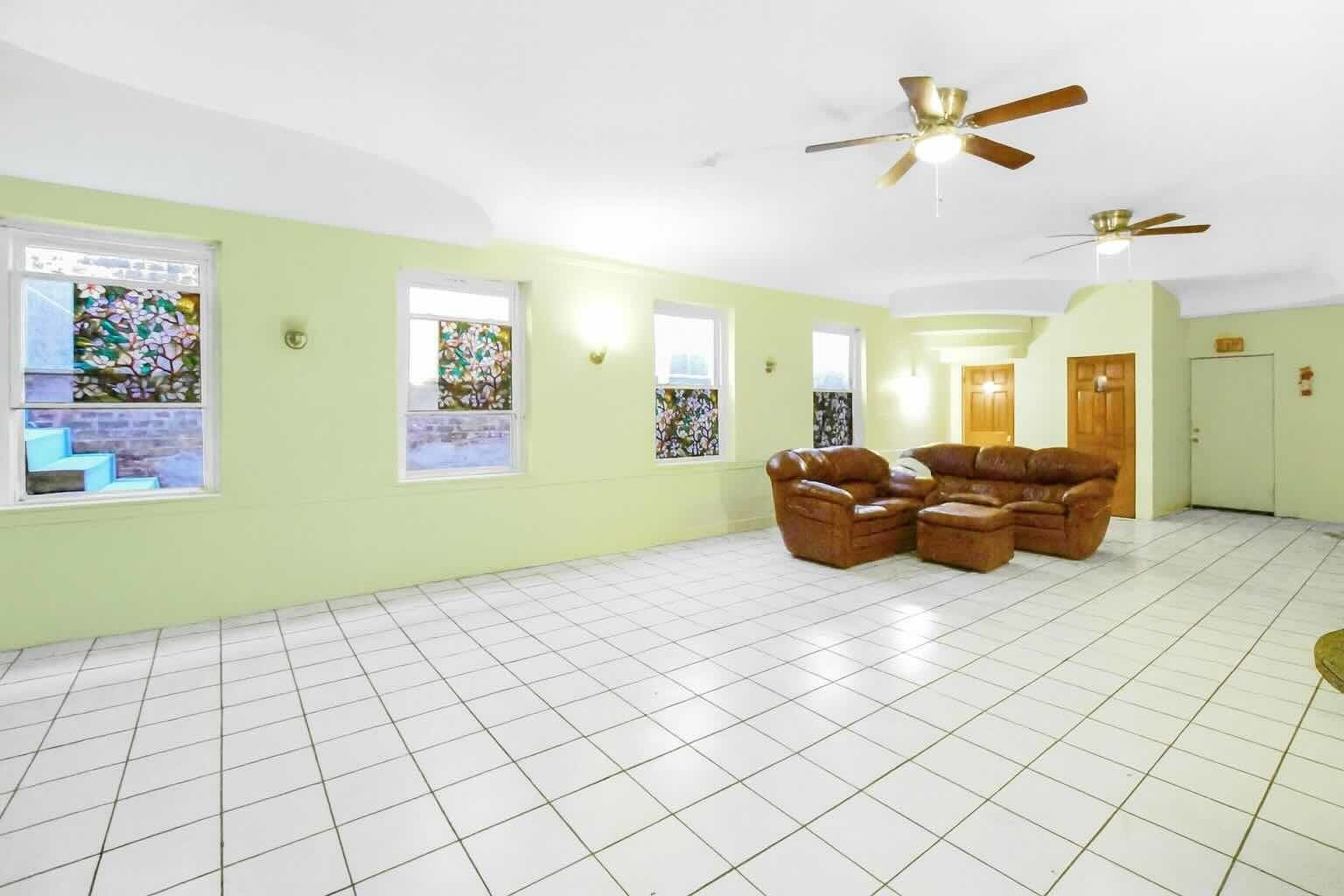 1718 W 48th Street