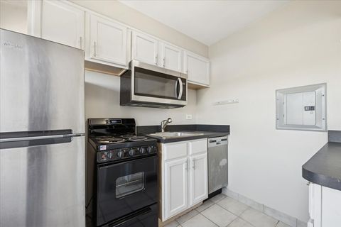 Tiny photo for 6030 N Sheridan Road #807, Chicago, IL 60660 (MLS # 12493749)