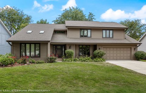 Photo of 512 PEACOCK Court, Naperville, IL 60565 (MLS # 12478577)