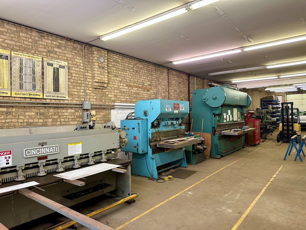 1906 N Milwaukee Avenue