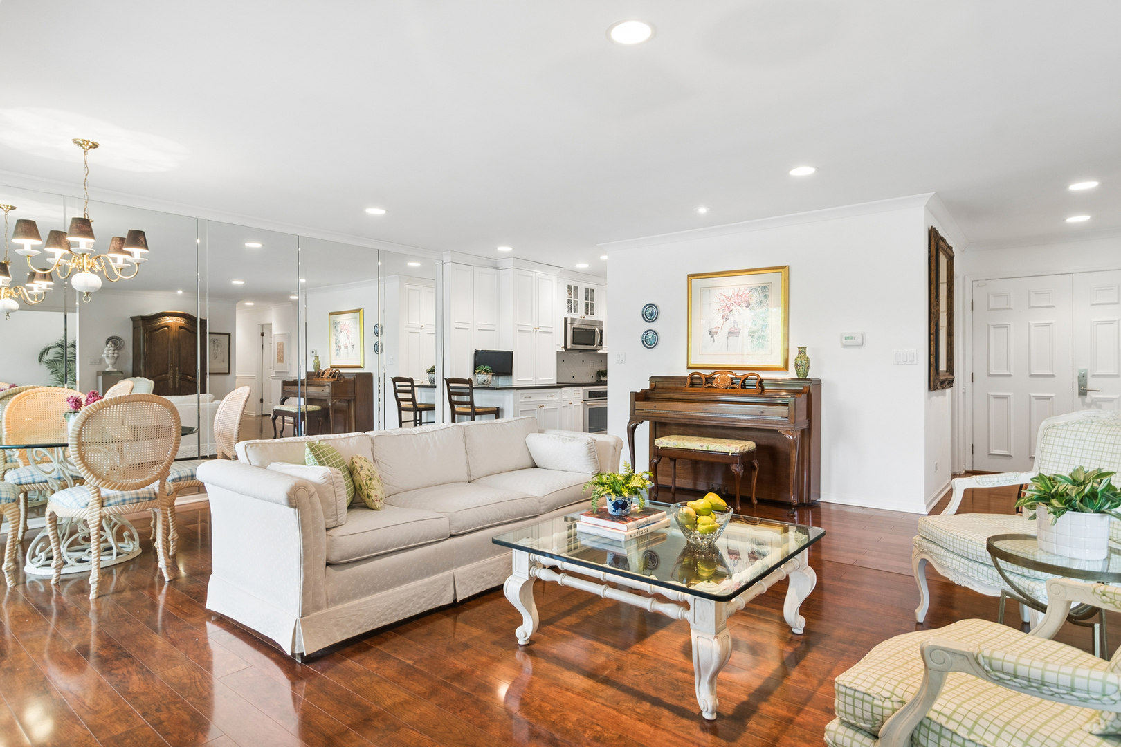 205 N Rivershire Lane 414