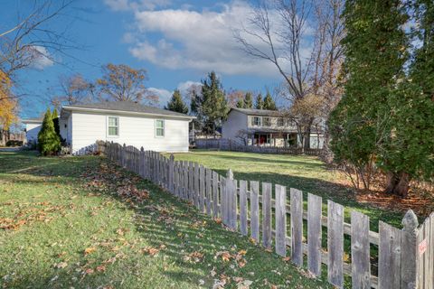 Tiny photo for 724 S Jefferson Street, Batavia, IL 60510 (MLS # 12566321)