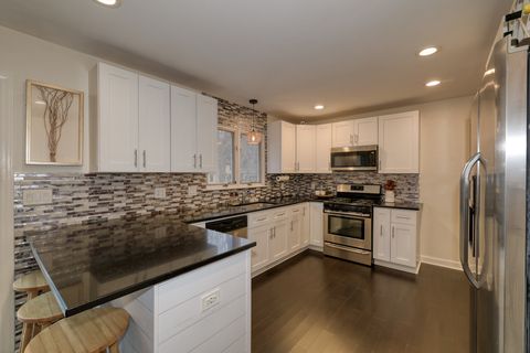 Tiny photo for 724 S Jefferson Street, Batavia, IL 60510 (MLS # 12566321)