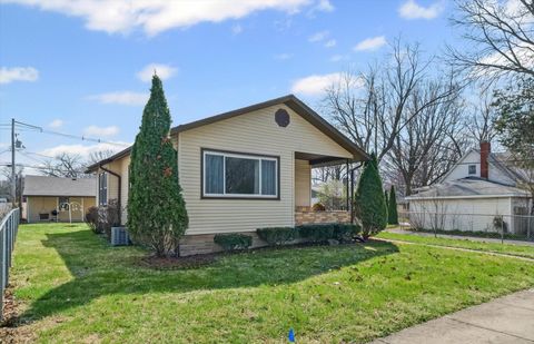 Tiny photo for 1311 W Hill Street, Champaign, IL 61821 (MLS # 12606092)