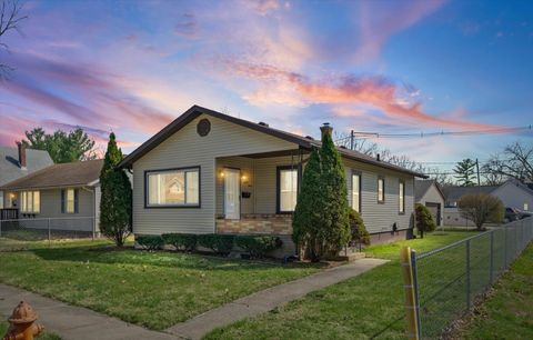 Photo of 1311 W Hill Street, Champaign, IL 61821 (MLS # 12606092)