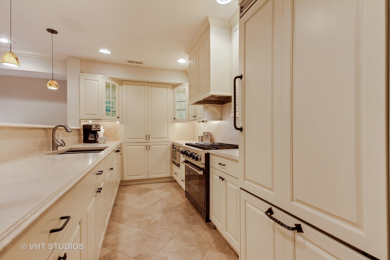 82 E Elm Street 1