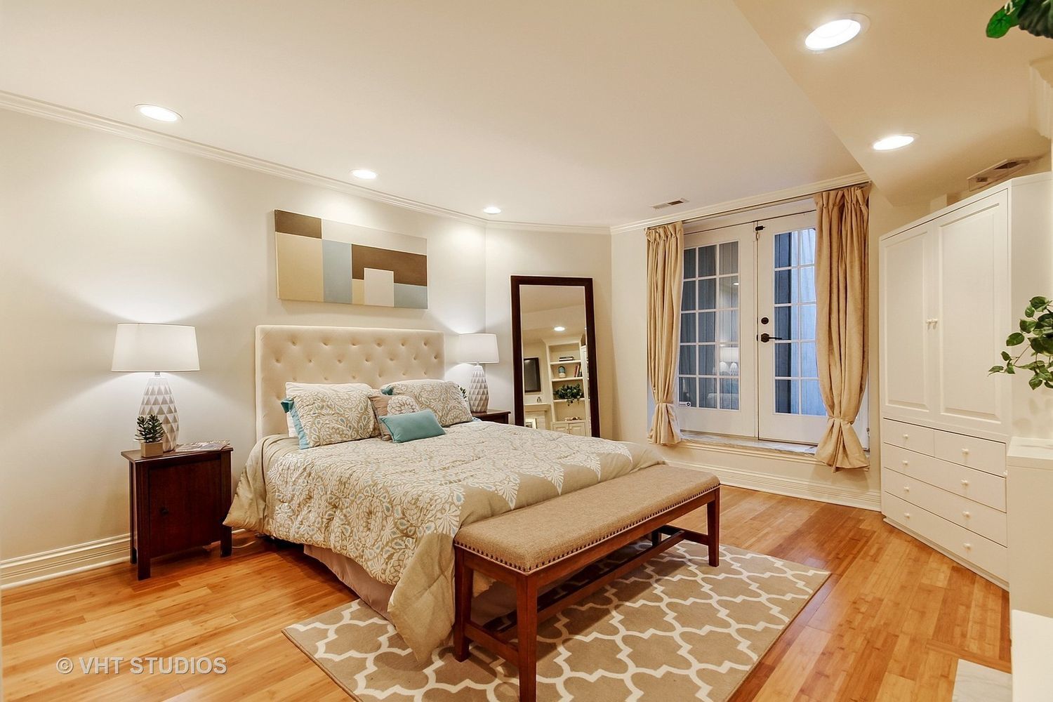 82 E Elm Street 1