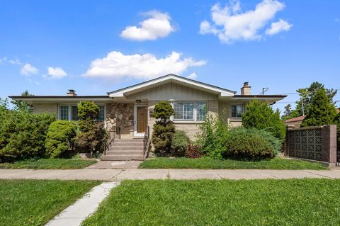 Photo of 9740 Linn Avenue, Schiller Park, IL 60176 (MLS # 12461272)