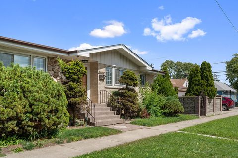 Tiny photo for 9740 Linn Avenue, Schiller Park, IL 60176 (MLS # 12461272)