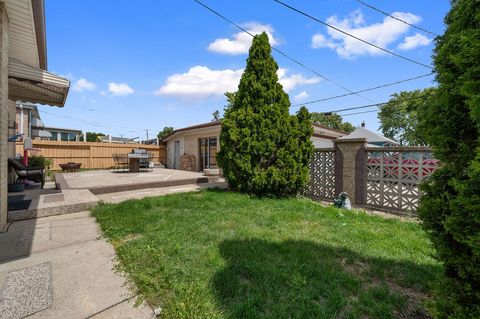 Tiny photo for 9740 Linn Avenue, Schiller Park, IL 60176 (MLS # 12461272)