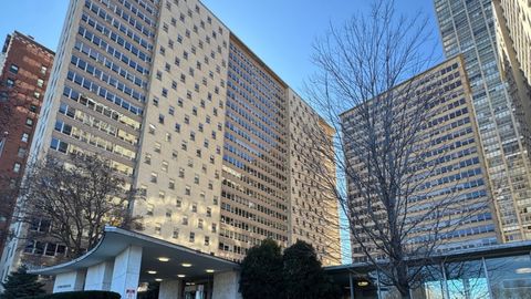 Tiny photo for 3950 N Lake Shore Drive #1527, Chicago, IL 60613 (MLS # 12586749)