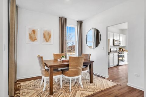 Tiny photo for 272 Charlestowne Lakes Drive, St. Charles, IL 60174 (MLS # 12571032)