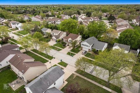 Tiny photo for 1002 HOBSON Drive, Buffalo Grove, IL 60089 (MLS # 12693253)