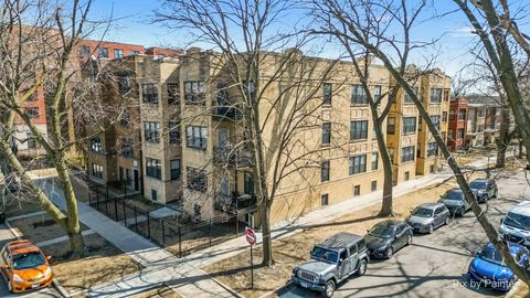 3223 W Belle Plaine Avenue Chicago IL 60618