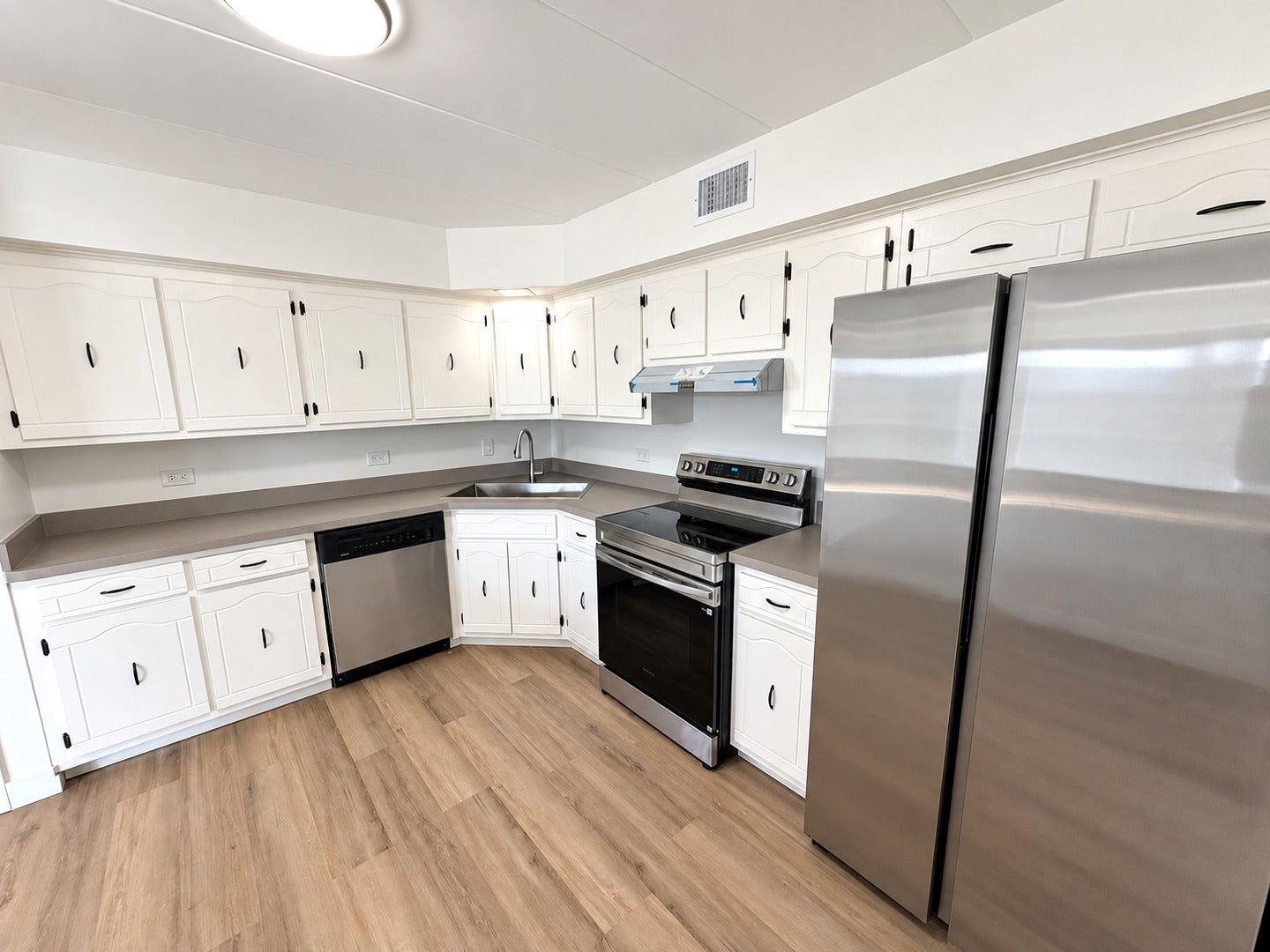 9051 S Roberts Road 205