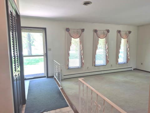 Tiny photo for 8 Hawthorne Drive, Oswego, IL 60543 (MLS # 12608060)