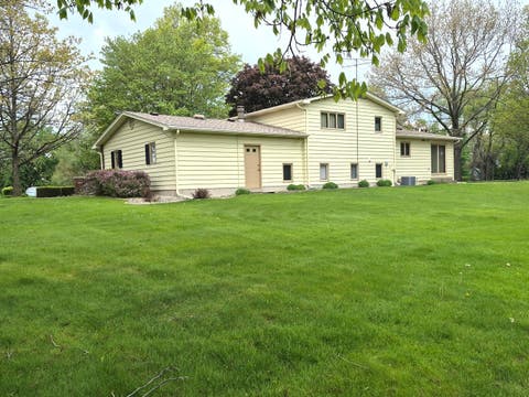 Tiny photo for 8 Hawthorne Drive, Oswego, IL 60543 (MLS # 12608060)