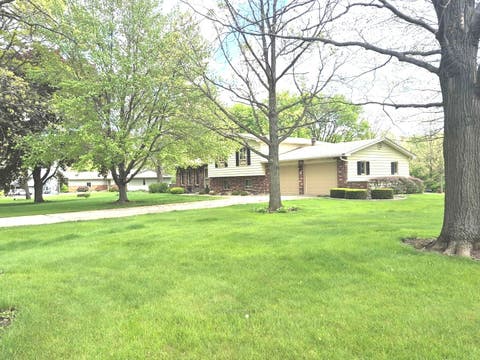 Tiny photo for 8 Hawthorne Drive, Oswego, IL 60543 (MLS # 12608060)