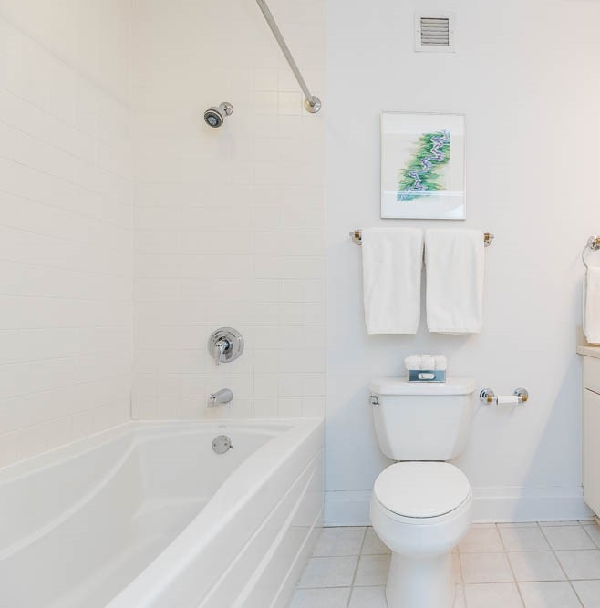 33 W Ontario Street 17F