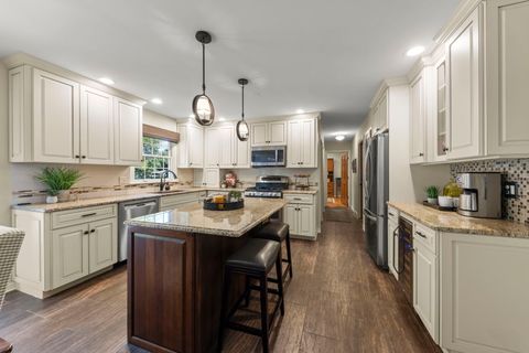 Tiny photo for 28 Winners Cup Circle, Wheaton, IL 60189 (MLS # 12487657)