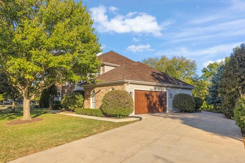 Tiny photo for 28 Winners Cup Circle, Wheaton, IL 60189 (MLS # 12487657)