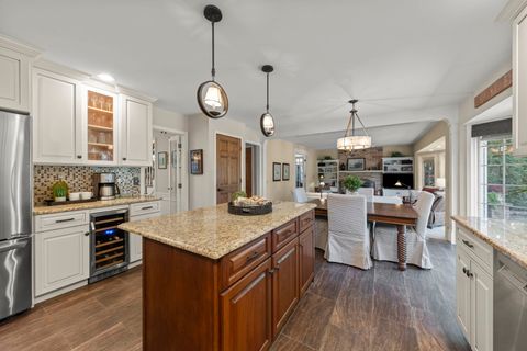 Tiny photo for 28 Winners Cup Circle, Wheaton, IL 60189 (MLS # 12487657)