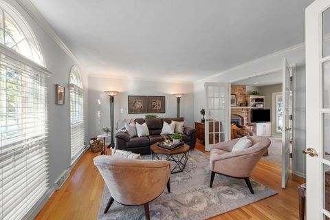 Tiny photo for 28 Winners Cup Circle, Wheaton, IL 60189 (MLS # 12487657)