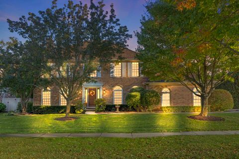 Tiny photo for 28 Winners Cup Circle, Wheaton, IL 60189 (MLS # 12487657)