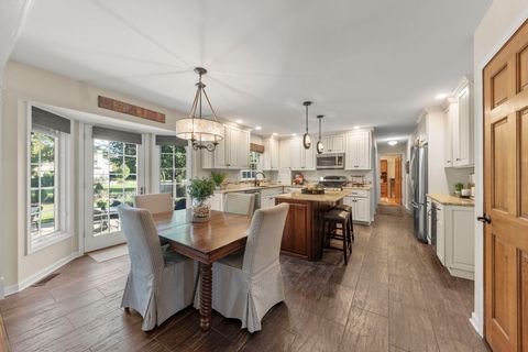 Tiny photo for 28 Winners Cup Circle, Wheaton, IL 60189 (MLS # 12487657)