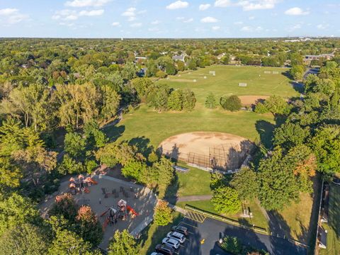 Tiny photo for 28 Winners Cup Circle, Wheaton, IL 60189 (MLS # 12487657)
