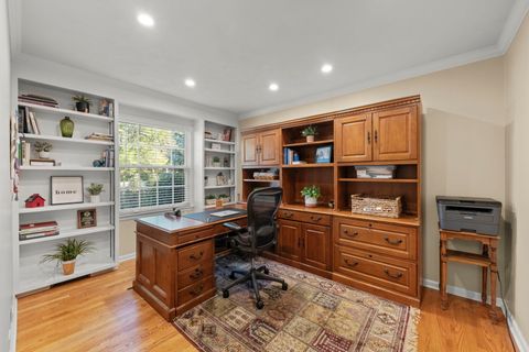 Tiny photo for 28 Winners Cup Circle, Wheaton, IL 60189 (MLS # 12487657)