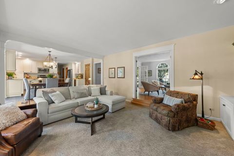 Tiny photo for 28 Winners Cup Circle, Wheaton, IL 60189 (MLS # 12487657)