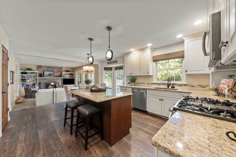 Tiny photo for 28 Winners Cup Circle, Wheaton, IL 60189 (MLS # 12487657)