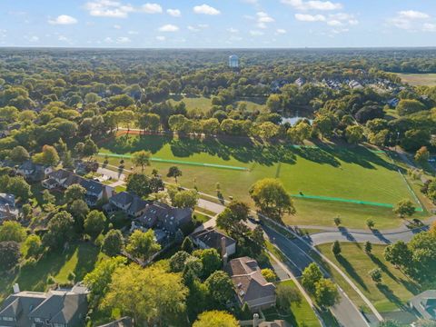 Tiny photo for 28 Winners Cup Circle, Wheaton, IL 60189 (MLS # 12487657)
