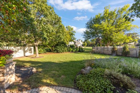 Tiny photo for 28 Winners Cup Circle, Wheaton, IL 60189 (MLS # 12487657)