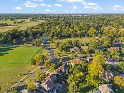 Tiny photo for 28 Winners Cup Circle, Wheaton, IL 60189 (MLS # 12487657)