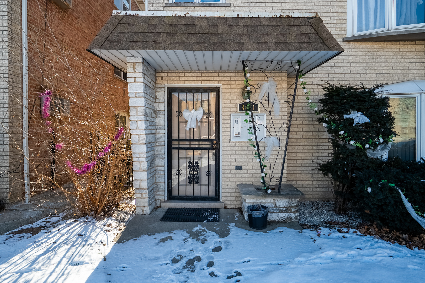 8611 W SUMMERDALE Avenue