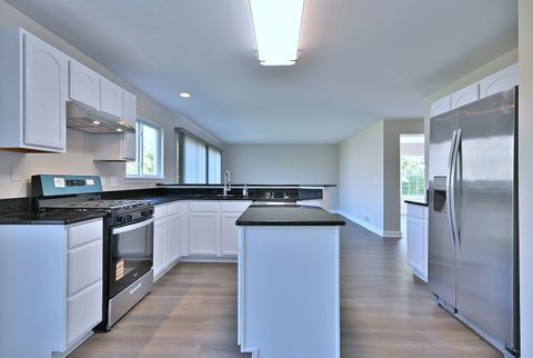 Tiny photo for 2434 White Barn Road, Aurora, IL 60502 (MLS # 12404455)