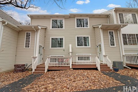 283 W Whispering Oaks Lane Round Lake IL 60073