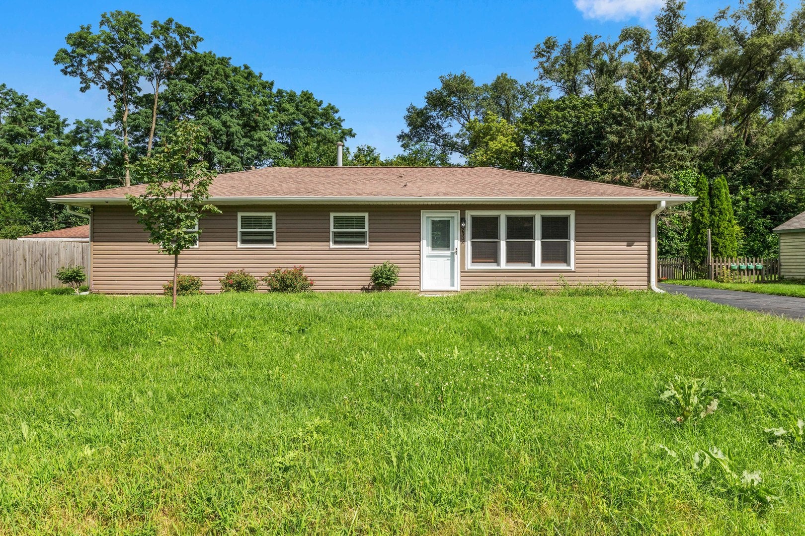 2302 Manor Lane