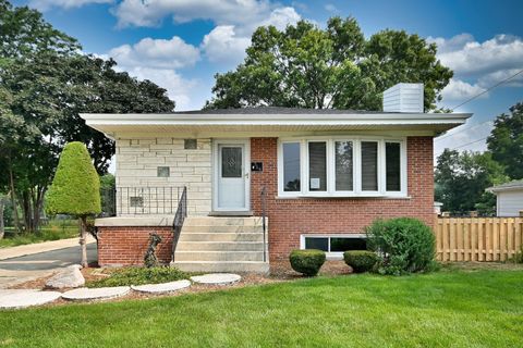 Photo of 564 W Harrison Road, Lombard, IL 60148 (MLS # 12403506)