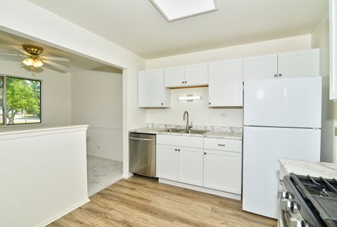 Tiny photo for 600 Eastveiw Court #X1, Schaumburg, IL 60193 (MLS # 12431505)