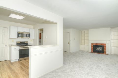 Tiny photo for 600 Eastveiw Court #X1, Schaumburg, IL 60193 (MLS # 12431505)