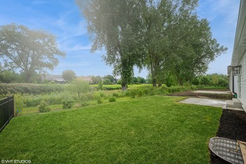 Tiny photo for 2522 HIDDEN OAK (LOT 7) Circle, Highland Park, IL 60035 (MLS # 12262003)