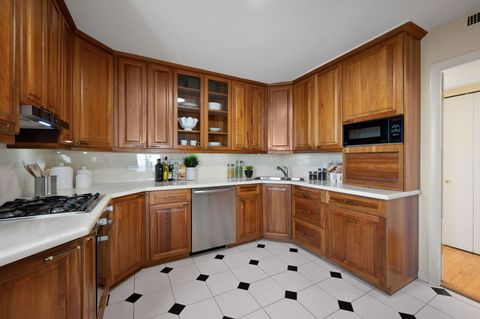 Tiny photo for 3470 N Lake Shore Drive #23A, Chicago, IL 60657 (MLS # 12548252)