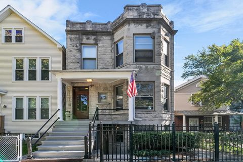1821 N Sawyer Avenue 2 Chicago IL 60647
