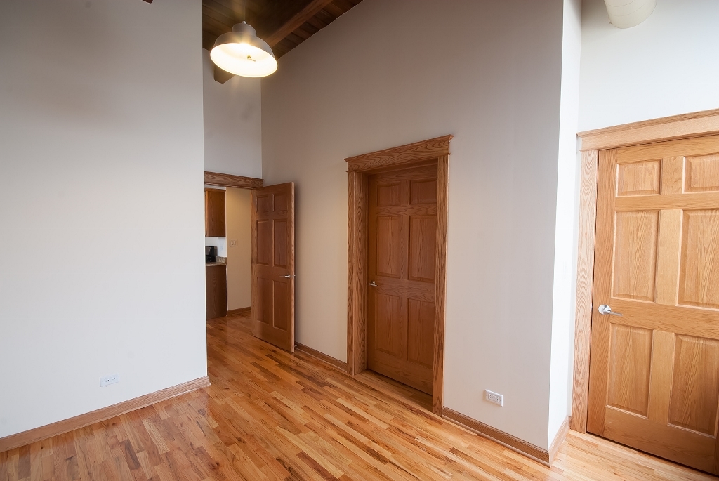 216 N May Street 301