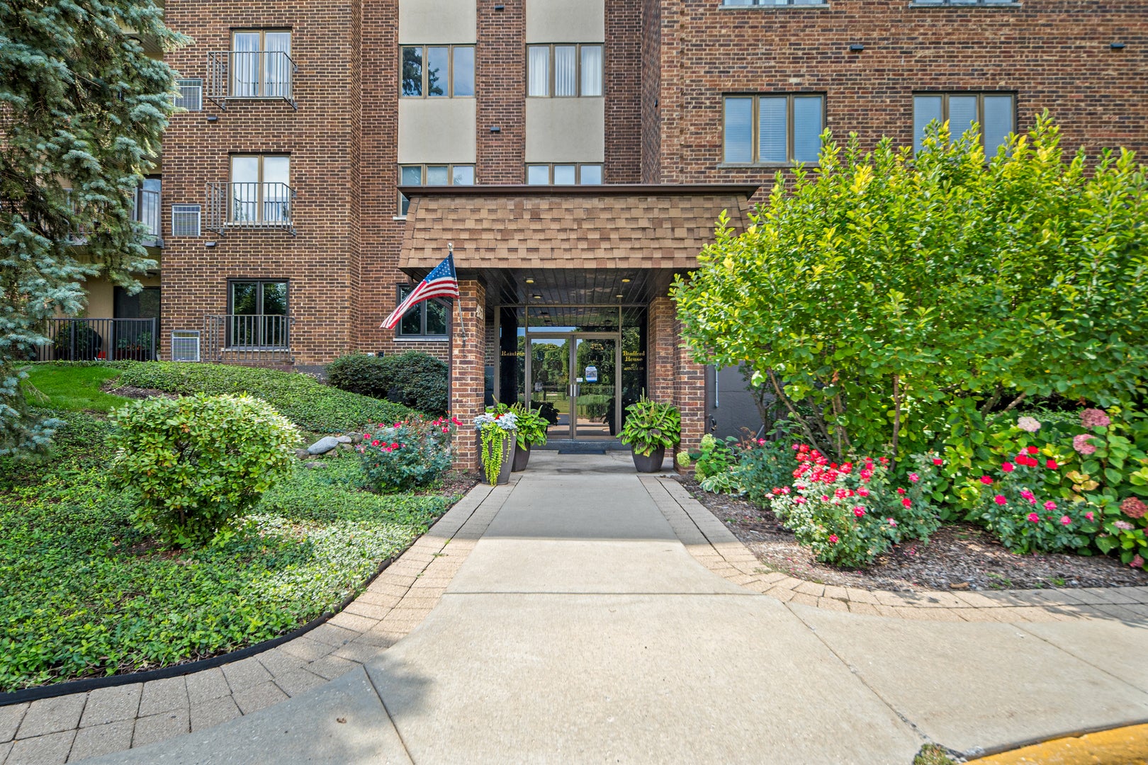 453 Raintree Drive 3P