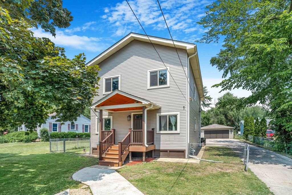 Photo for 23W662 Irving Park Road, Roselle, IL 60172 (MLS # 12396594)