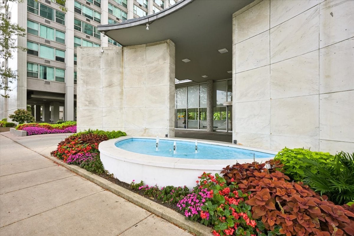 3600 N Lake Shore Drive 2209